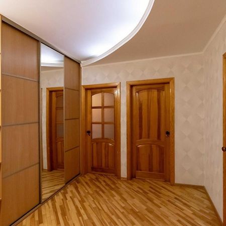 Kvartirkoff Na Ozernaya 8 Kyiv Exterior photo